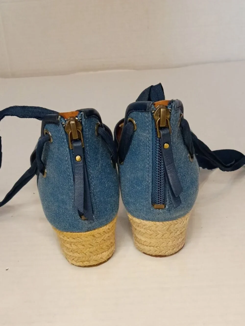 UGG amell blue